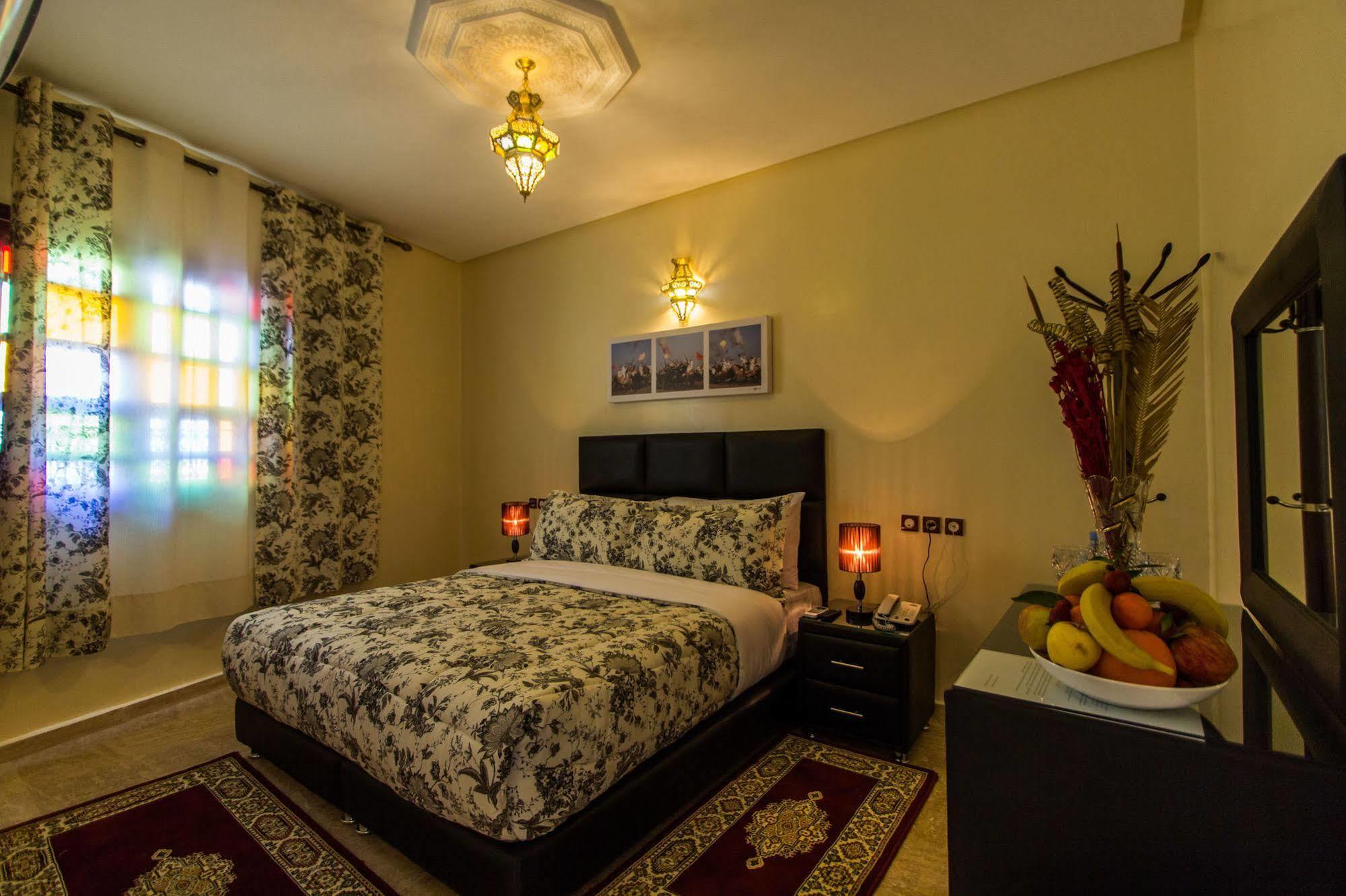 Hotel Blue Sky Fez Bagian luar foto